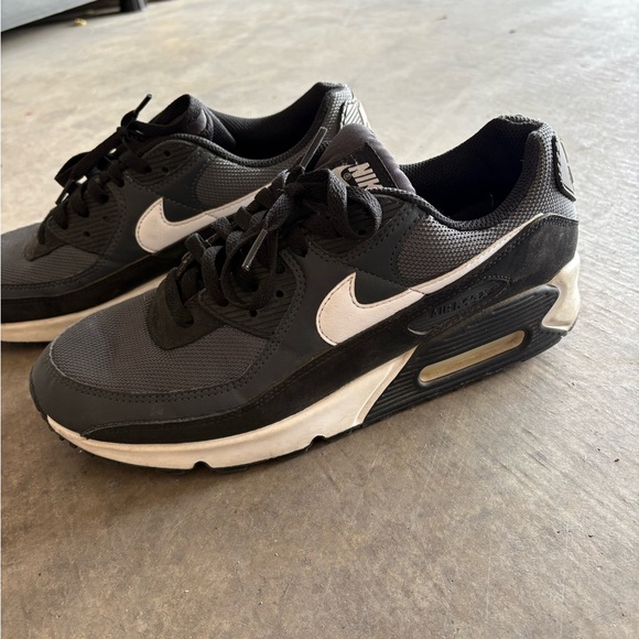 Nike Air Max 90 - Picture 2 of 5